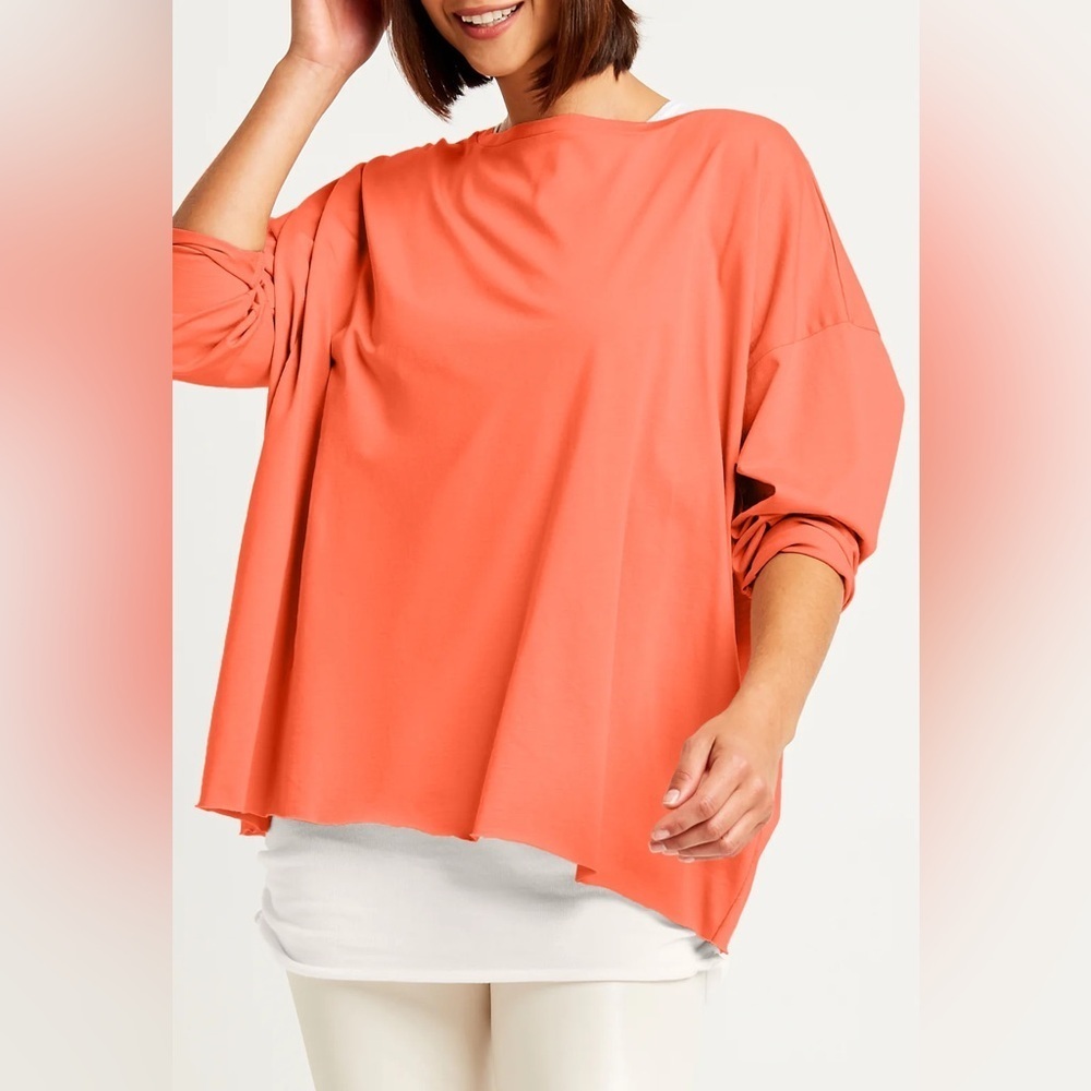 EXCELLENT CONDITION ZYIA ACTIVE LONG SLEEVE MEDIUM TOP